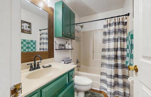 Lakefront Eatonton Haven with Dock Bring Your Boat! - Foto 26