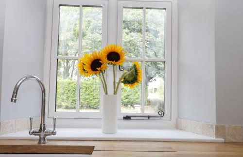 Corner View - Photo 4