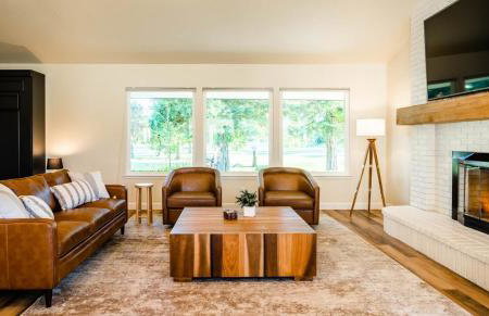 Riverfront Beauty with Pickle Ball Court - Foto 10