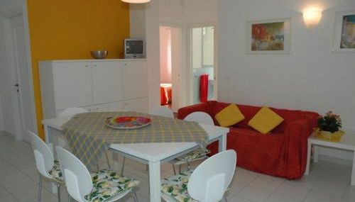 Spacious Villa With Garden and Garage - Foto 3