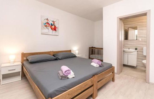 7 Bedroom Awesome Home In Polaca - Foto 31