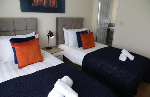 Spacious home with office and double driveway & FREE Wifi By ULTIMATE HOMES AWAY - Foto 6