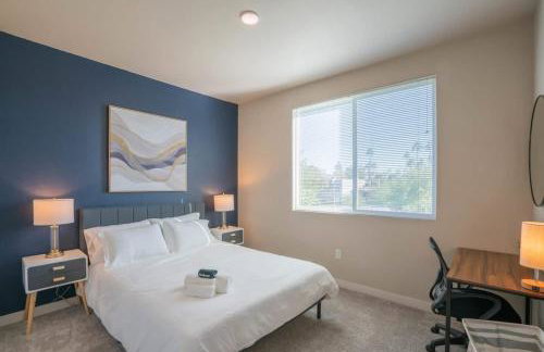 Posh 2BD - Gym, Pool, Parking, W-D - Sleeps 8 - Foto 32