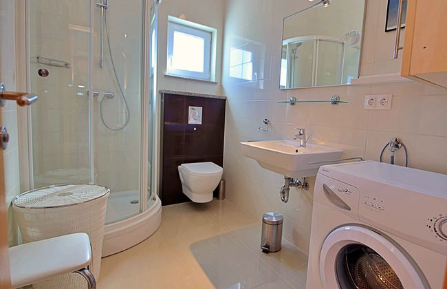 Claudia 1 - Photo 18