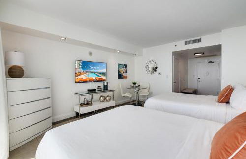 Ocean View Balcony steps from Restaurants, Peacock Park & Marina - Foto 8