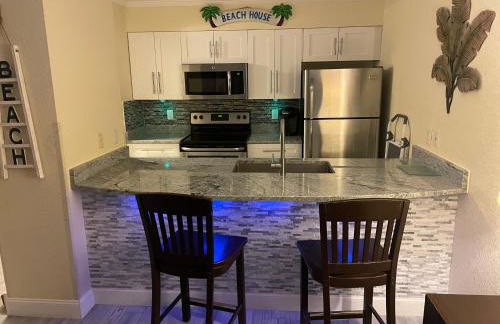 Amazing Waterfront Views Resort, Enjoy Heated Pool & Sunset! - Photo 34