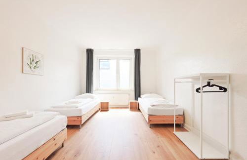 Tolstov Apartments - 3 Room Apartments - Kitchen - Balcony - 5 min to Messe DUS - Foto 15