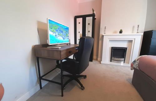 Peaceful Room Overlooking Nature & dedicated bathroom - Foto 2