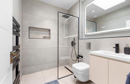 Perfect Apartment Stay for Families and Contractors - Foto 7