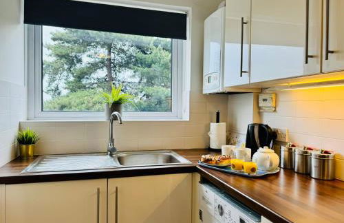 Beautiful 2 Bedroom Sea View - Free Onsite Parking - Photo 12