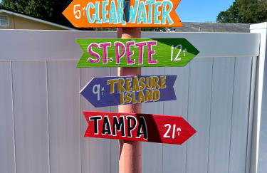 5 min Beaches~Mini Golf~Pool Table~Pets~KING BED + - Foto 31