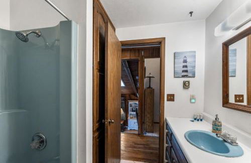 Lily Bay Lodge by Simple Life Rentals - Photo 11