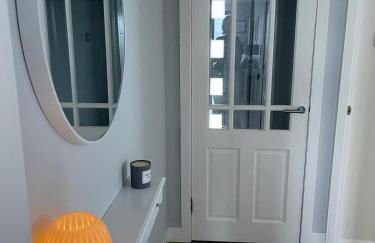 Stylish 3 Bedroom with Balcony and Amazing View - Photo 27