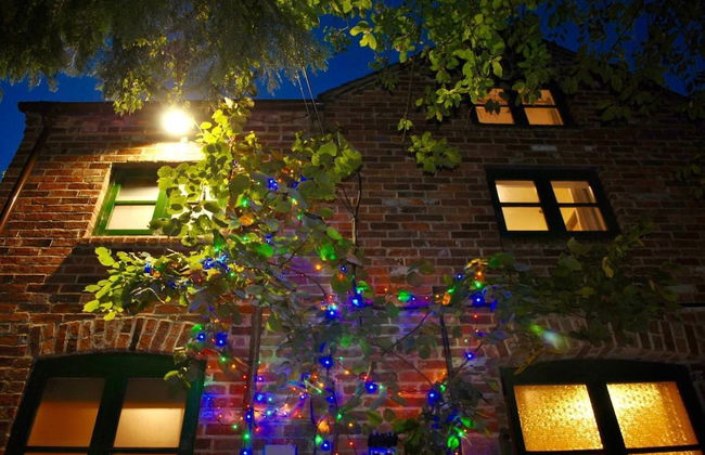 Squirrel Barn. Hi-spec. Hot tub & Wifi. Sleeps 14 - Foto 46