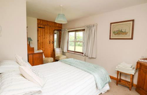 Holly Farm Cottage - Photo 14
