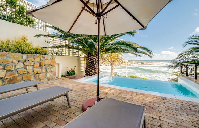 Camps Bay Holiday Apartment w Private Pool CBT Palm Suite - Photo 5