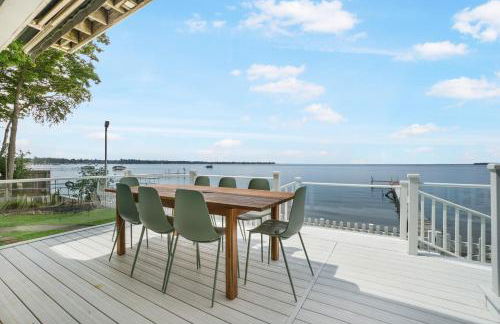 6BR Houghton Lake House with Indoor Pool, Hot Tub and Golf Simulator - Photo 19