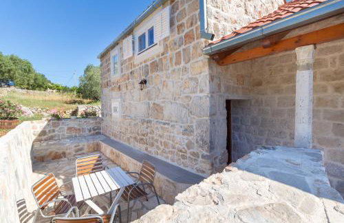 Olive Garden Apartment - Photo 1