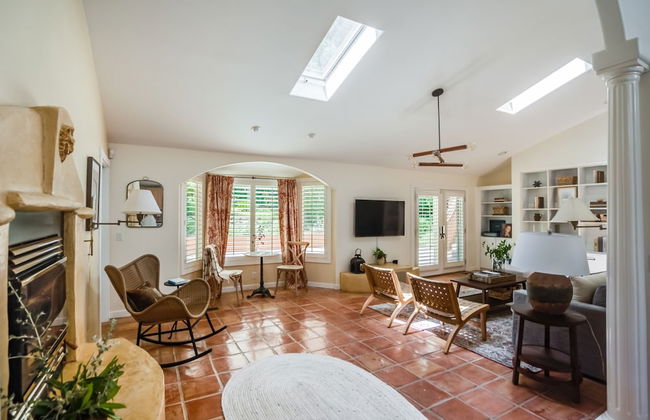 Le n by Avantstay Private Breathtaking Character Cottage w Pool Hot Tub - Foto 8