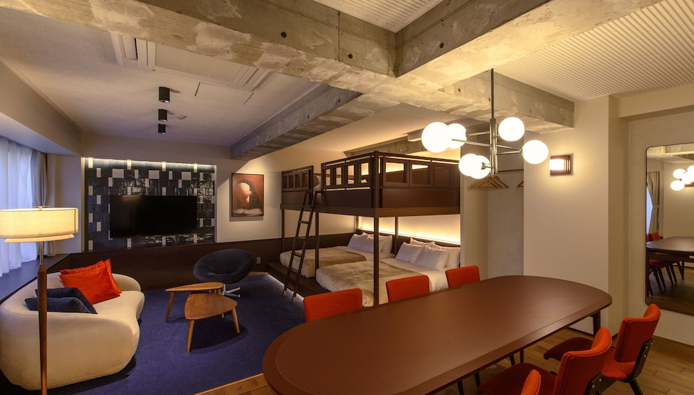 illi Tex Aoyama - Photo 1, Primary image