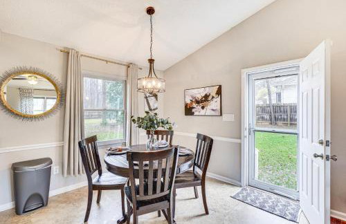 Mebane Home with Private Yard Steps to Downtown! - Foto 7