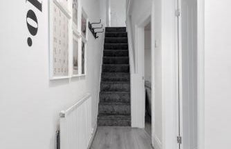 Saxony House - Air Host & Stay - Free Parking - Foto 19