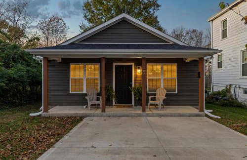 The Luxe Hot Tub Playground 12 Min to Horse Park - Foto 31