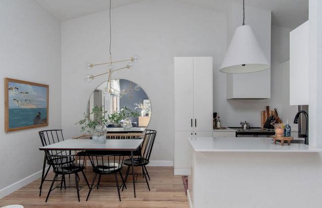 Quiet Convenient and Modern Haven - Photo 35