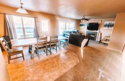 Hot Tub, King Beds, Pet Friendly Close to I25 - Foto 19