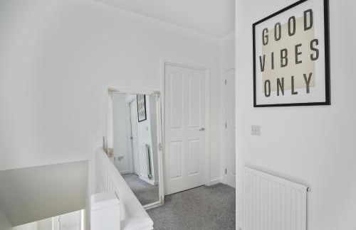 Mersey Way, Spacious 3 Bed Home, Close to Sheffield City Centre & FREE Driveway Parking - Perfect for Workers, Groups & Families - Hosted by Stay Host Save - Foto 35