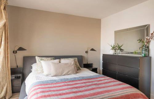 Calming Sea View City Apartment - Foto 32