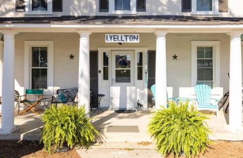 The Lyellton House: Water View, Steps from Beach - Foto 25