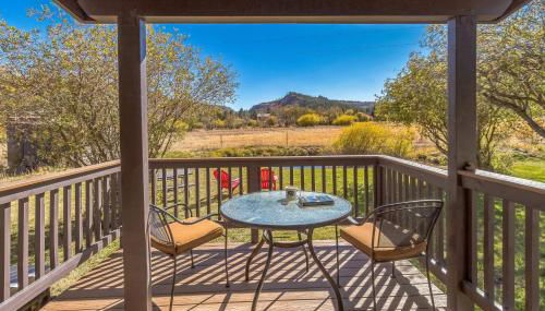 Cozy Cabin Retreat with Scenic Views cabin - Foto 2