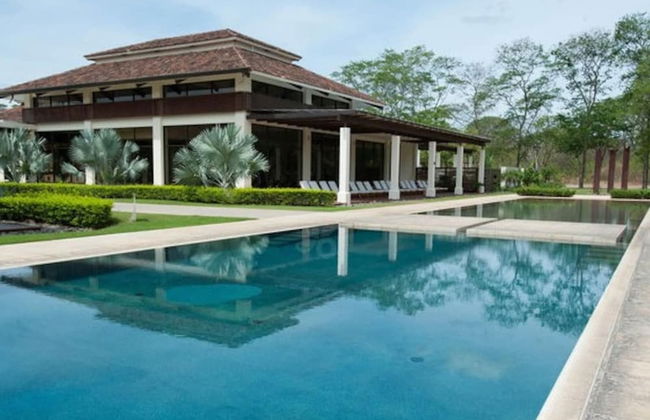 Recently Renovated Luxury Condo with Resort-Style Beach Club Access and Ocean Views - Photo 27