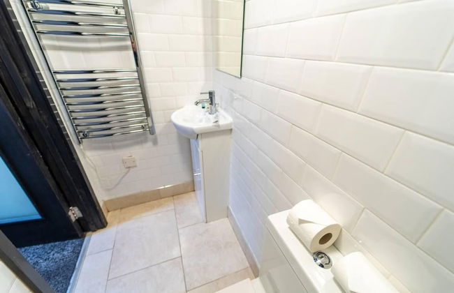 Ensuite Style Studio in Selly Oak - Photo 9