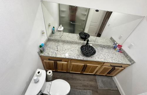 #1 - 5BR 1BA - Unit A - Private Entire Home - WiFi - Foto 9