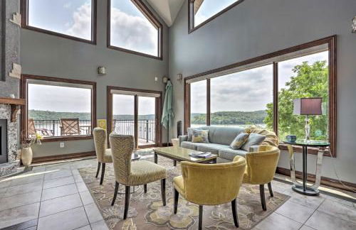 Boat Dock and Kayaks Luxury Lake of the Ozarks Home - Foto 3