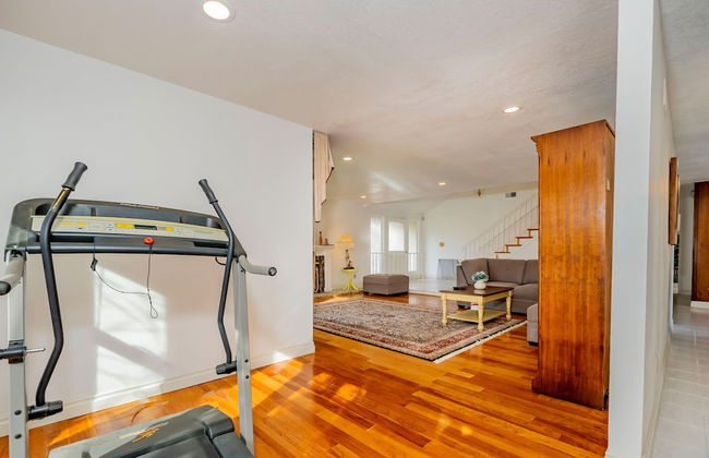 Serene Retreat With Modern Comforts in San Gabriel - Foto 32