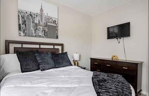 Luxury Apartment in Bricktown Riverwalk - Photo 14