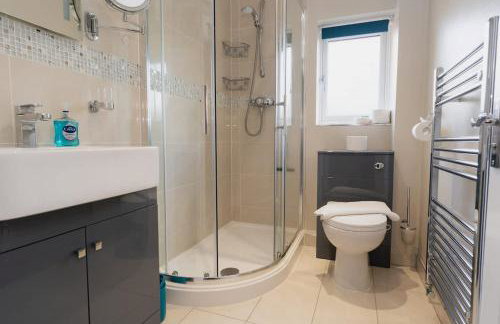 Great home by Chester Greenway EV Charger - Foto 8