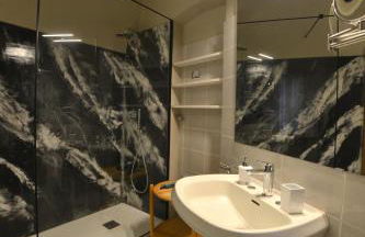 Nick House - Photo 21