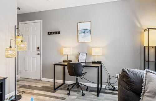 604 1 Two Bedroom One Bath with King near Main Street - Foto 21