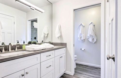 Peaceful Windsor Retreat with Private Hot Tub! - Foto 18