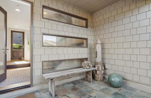 Breathtaking Views of the Pacific Ocean Rooftop Balcony Gourmet Kitchen and Hot Tub overlooking Golf Course - Foto 6