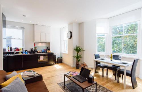 Oakfield Premier Apartments-High Speed WiFi-Smart SelfCheckIn-Central Cardiff Gem - Photo 19