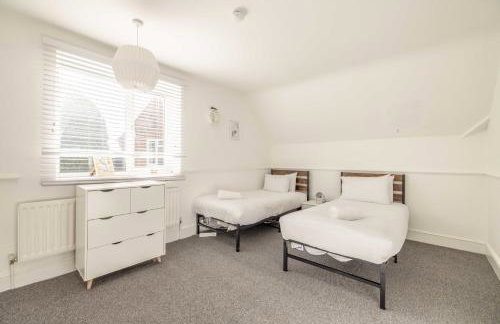 Spacious 6 Bedroom House in Maidenhead Windsor - Foto 15