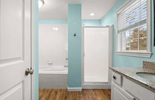 Cozy Bungalow Close to Downtown - Foto 15