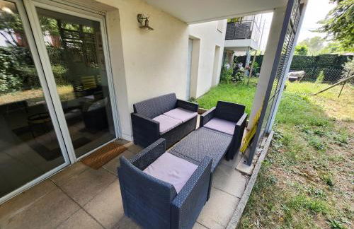 Appt 2 chambres au calme - jardin privé - Metro D, Eurexpo, Groupama Stadium - Foto 7