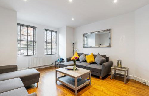 Two Bed Flat in Bush Hill Park - Photo 4