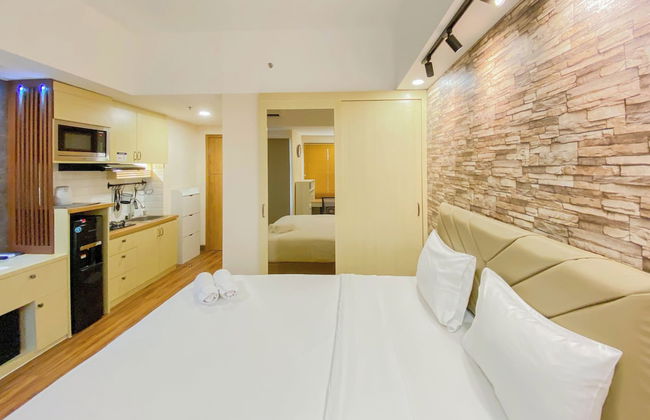 Minimalist and Cozy Studio LRT City Jatibening Apartment - Photo 10